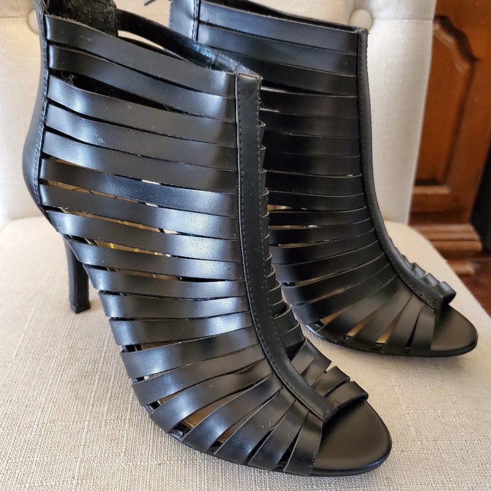 Jessica Simpson black strappy heels